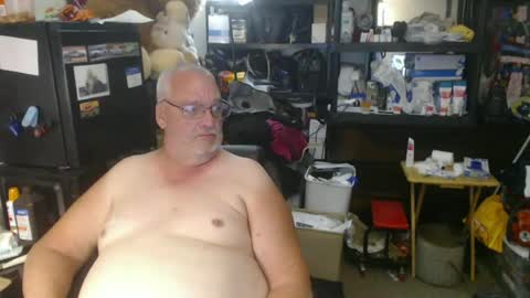 Snapshot of usgoober chatting on 06-27-26, 02:16 Eric online show from 06-27-26, 02:16