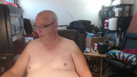 Snapshot of usgoober chatting on 07-28-26, 12:01 Eric online show from 07-28-26, 12:01