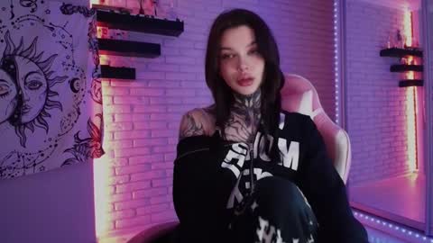 Eva online show from 12-17-24, 09:50