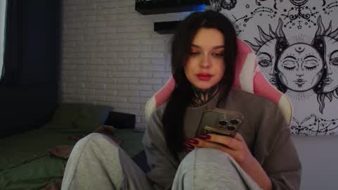 Eva online show from 01-17-25, 05:11