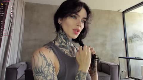 Eva online show from 10-17-25, 07:44