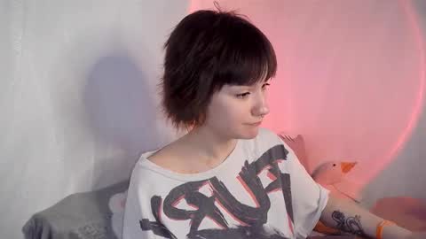 Snapshot of uwujudyosas chatting on 02-11-26, 10:53 Judy online show from 02-11-26, 10:53