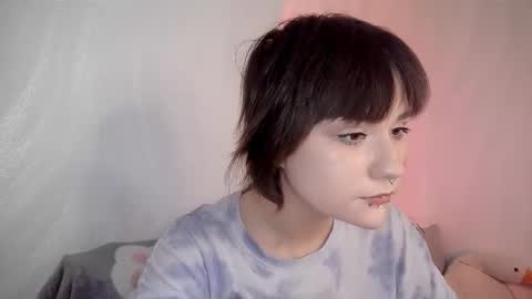 Snapshot of uwujudyosas chatting on 03-05-26, 09:38 Judy online show from 03-05-26, 09:38