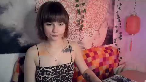 Snapshot of uwujudyosas chatting on 07-14-26, 06:57 Judy online show from 07-14-26, 06:57