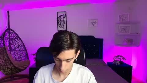 Snapshot of uyukie chatting on 09-18-25, 12:07 UYUKIE online show from 09-18-25, 12:07