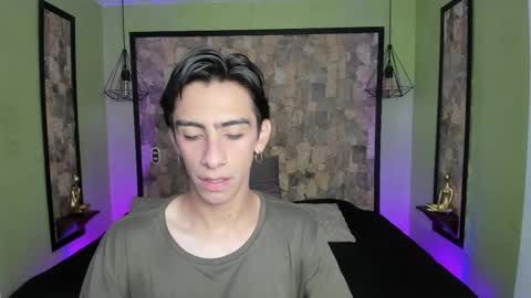 Snapshot of uyukie chatting on 09-24-25, 11:57 UYUKIE online show from 09-24-25, 11:57