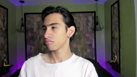 Snapshot of uyukie chatting on 10-02-25, 12:34 UYUKIE online show from 10-02-25, 12:34