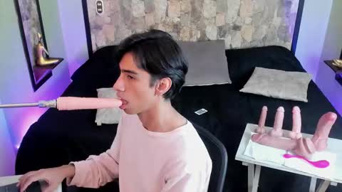 Snapshot of uyukie chatting on 10-03-25, 01:41 UYUKIE online show from 10-03-25, 01:41