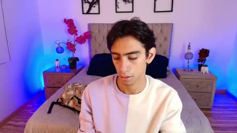 Snapshot of uyukie chatting on 10-15-25, 11:54 UYUKIE online show from 10-15-25, 11:54