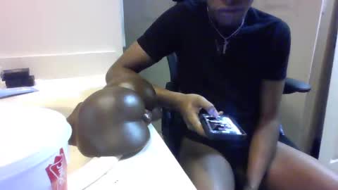 Snapshot of uzithebbc chatting on 12-19-24, 10:00 uzithebbc online show from 12-19-24, 10:00