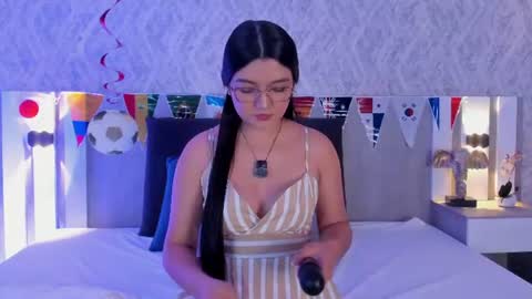 Vaalentina Lux online show from 07-07-26, 02:54