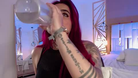 Snapshot of vaaleriee_miller_ chatting on 11-23-25, 08:08 valeriee miller online show from 11-23-25, 08:08