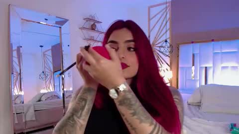 Snapshot of vaaleriee_miller_ chatting on 11-27-25, 06:37 valeriee miller online show from 11-27-25, 06:37