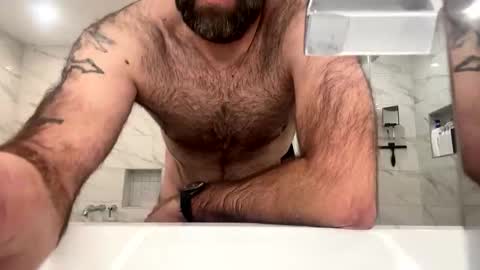 Snapshot of vaeeee358005 chatting on 01-12-26, 01:22 vaeeee358005 online show from 01-12-26, 01:22