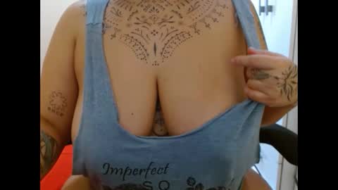 Snapshot of vaholiver chatting on 02-10-25, 07:07 Vah Oliver online show from 02-10-25, 07:07