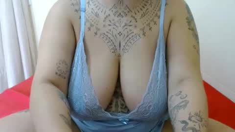 Snapshot of vaholiver chatting on 02-17-25, 12:48 Vah Oliver online show from 02-17-25, 12:48