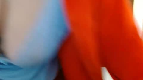 Snapshot of vaholiver chatting on 11-12-25, 08:30 Vah Oliver online show from 11-12-25, 08:30