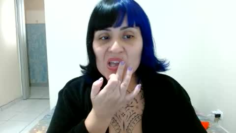 Snapshot of vaholiver chatting on 05-26-26, 06:37 Vah Oliver online show from 05-26-26, 06:37