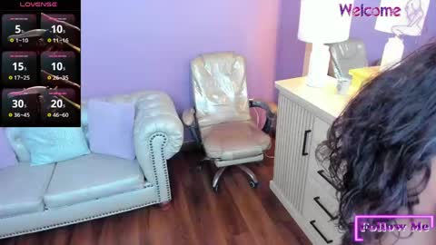Snapshot of vailoetharris chatting on 06-06-26, 11:48 Vaiolet Harris online show from 06-06-26, 11:48