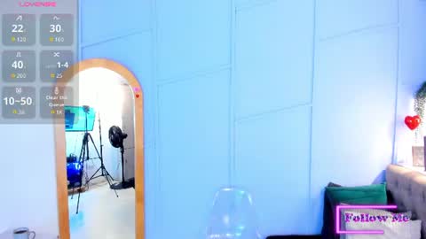 Snapshot of vailoetharris chatting on 06-14-26, 11:56 Vaiolet Harris online show from 06-14-26, 11:56