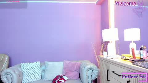 Snapshot of vailoetharris chatting on 06-27-26, 11:59 Vaiolet Harris online show from 06-27-26, 11:59