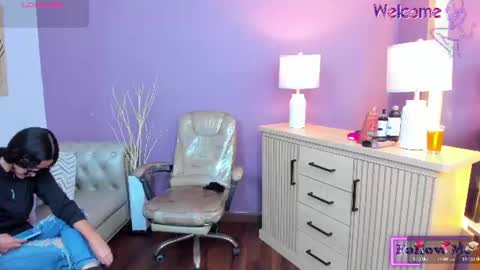 Snapshot of vailoetharris chatting on 07-03-26, 11:49 Vaiolet Harris online show from 07-03-26, 11:49