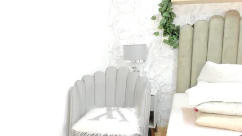 Vaiolet  online show from 01-29-25, 11:04