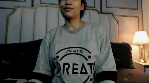 Snapshot of vaiolethsan chatting on 06-04-26, 12:44 Vaioleth online show from 06-04-26, 12:44