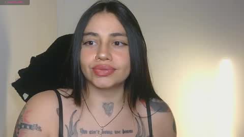 Snapshot of val_bardot1 chatting on 05-06-26, 03:46 first of all... who are u online show from 05-06-26, 03:46