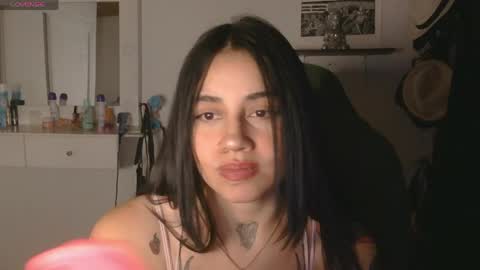 Snapshot of val_bardot1 chatting on 06-02-26, 01:18 first of all... who are u online show from 06-02-26, 01:18