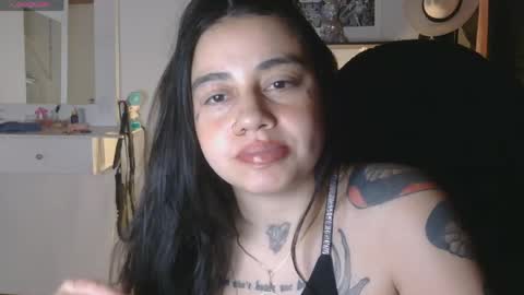 Snapshot of val_bardot1 chatting on 06-06-26, 02:16 first of all... who are u online show from 06-06-26, 02:16