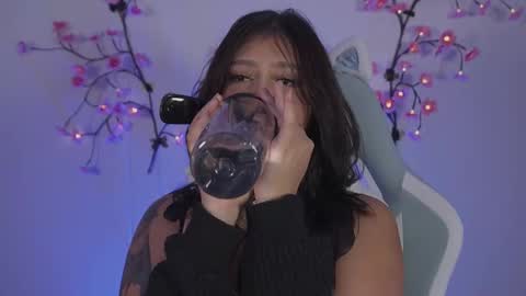 Snapshot of val_luv chatting on 03-13-26, 01:01 val online show from 03-13-26, 01:01