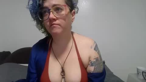 Snapshot of valarieak chatting on 10-09-25, 08:34 valarieak online show from 10-09-25, 08:34