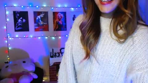 Snapshot of valcooky chatting on 02-11-25, 01:31 Hi I am Valcooky online show from 02-11-25, 01:31