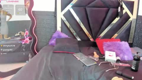 Snapshot of valen_cute22 chatting on 05-28-26, 08:22 valentina online show from 05-28-26, 08:22
