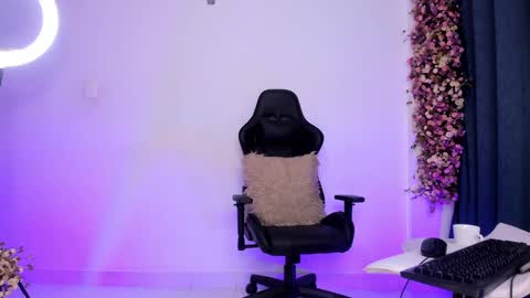 Snapshot of valen_sweet01 chatting on 12-02-24, 02:08 valentina online show from 12-02-24, 02:08