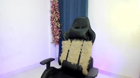 Snapshot of valen_sweet01 chatting on 12-09-24, 02:49 valentina online show from 12-09-24, 02:49