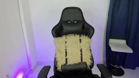 Snapshot of valen_sweet01 chatting on 02-23-25, 05:07 valentina online show from 02-23-25, 05:07