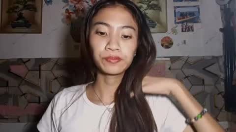Snapshot of valenciasumney chatting on 06-09-26, 04:18 Camille online show from 06-09-26, 04:18