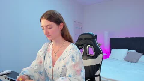 Nora online show from 07-09-26, 11:47