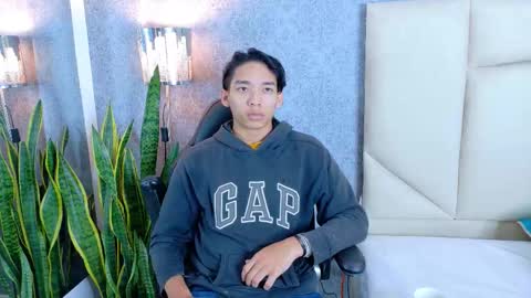 Snapshot of valenorlerot chatting on 10-28-25, 06:06 Valenor online show from 10-28-25, 06:06