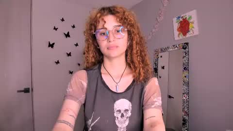 Snapshot of valent_27 chatting on 07-26-26, 12:19 Valentina online show from 07-26-26, 12:19