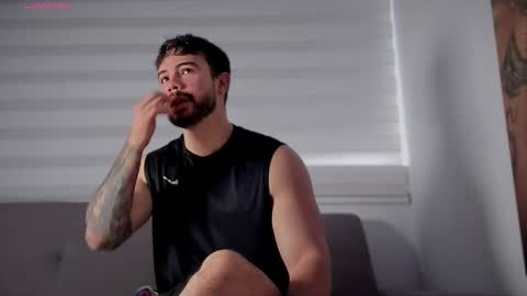 valenthinoking online show from 10-25-25, 05:51