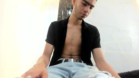 VALENTIN  online show from 04-18-26, 02:37