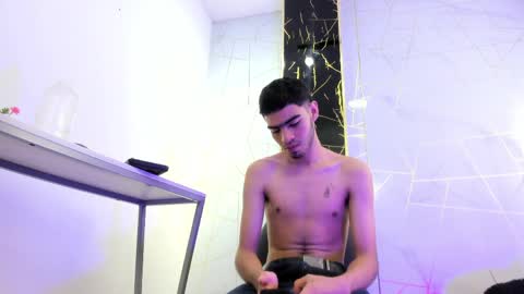 VALENTIN  online show from 04-21-26, 03:13