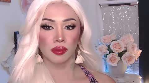 Snapshot of valentina_goddess_tsxxx chatting on 02-15-26, 07:51 Amanda online show from 02-15-26, 07:51