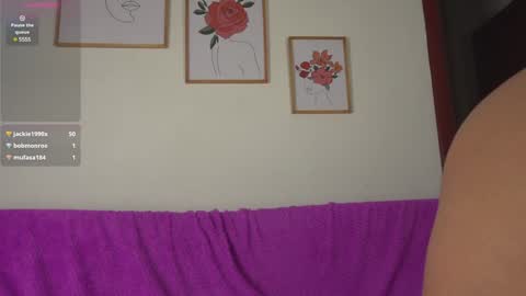 Snapshot of valentina_king18 chatting on 01-18-25, 02:44 VALENTINA online show from 01-18-25, 02:44