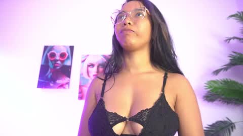 Snapshot of valentina_king18 chatting on 09-09-25, 11:32 VALENTINA online show from 09-09-25, 11:32
