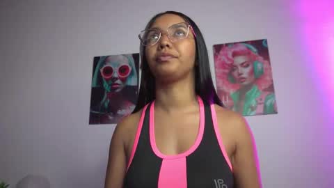Snapshot of valentina_king18 chatting on 10-14-25, 12:06 VALENTINA online show from 10-14-25, 12:06