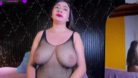 Snapshot of valentina_lux1 chatting on 10-04-25, 07:12 Valentina online show from 10-04-25, 07:12